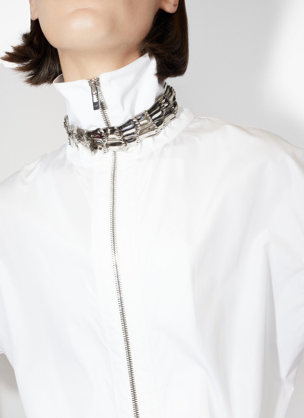 Croco necklace in brass ALAÏA GRAY CROCO NECKLACE IN BRASS